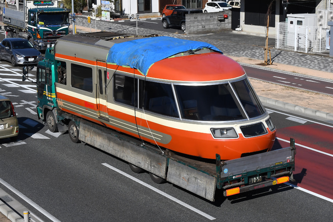 【小田急】7000形7004F(LSE) 7804号車 搬出を国道16号線で撮影した写真