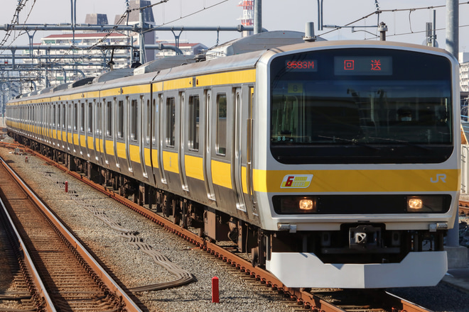 【JR東】E231系ミツB8編成 方転回送を国立駅で撮影した写真