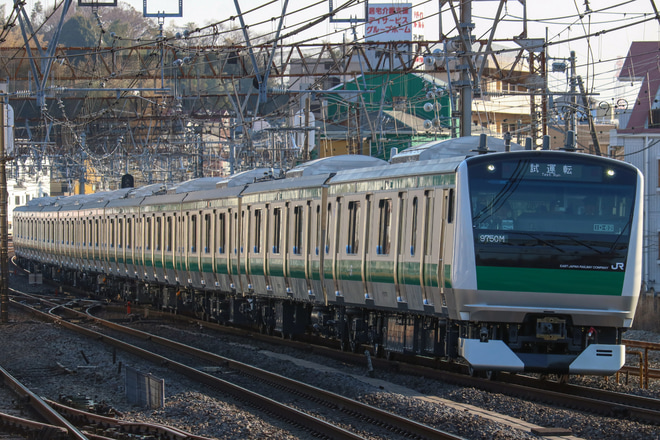 【JR東】E233系7000番代ハエ132編成 総合車両製作所出場を戸塚駅で撮影した写真