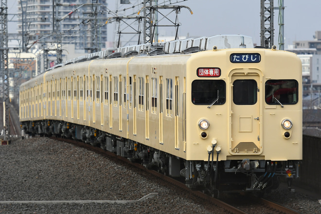 【東武】8000系8111編成 団体専用列車を新越谷駅で撮影した写真