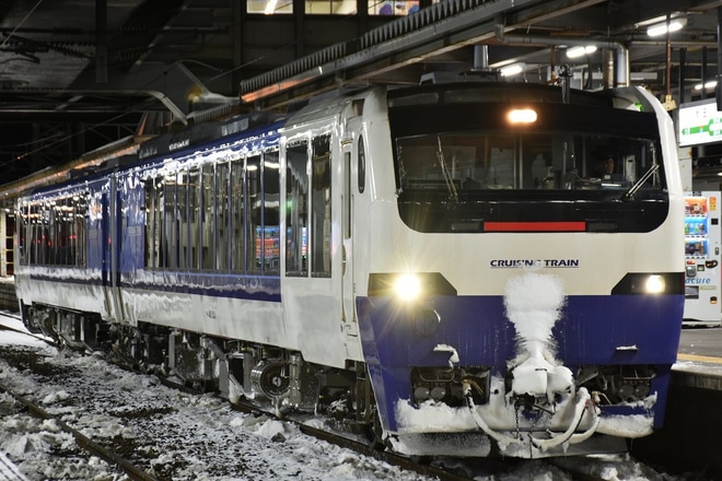 【JR東】弘前城雪燈籠まつり号を秋田駅で撮影した写真