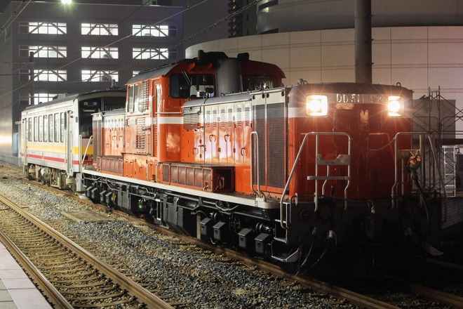 【JR西】キハ120-341後藤総合車両所入場配給を西宮駅で撮影した写真