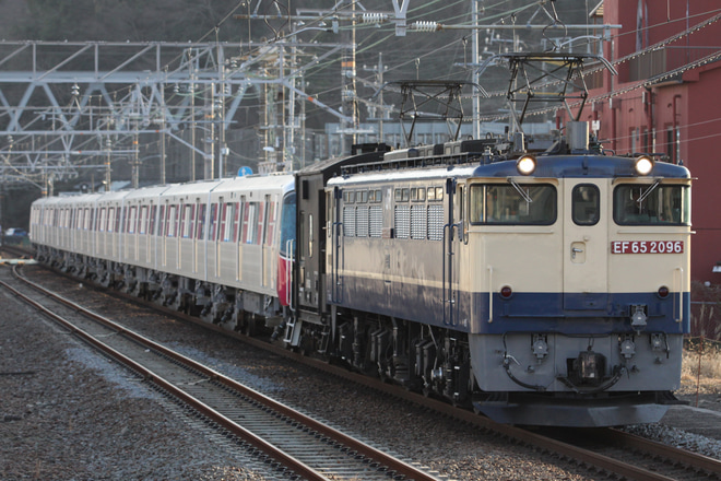【都営】12-600形12-711F 甲種輸送を富士川駅で撮影した写真