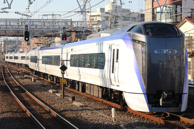 【JR東】E353系S109編成 幕張車両センター回送を津田沼駅で撮影した写真