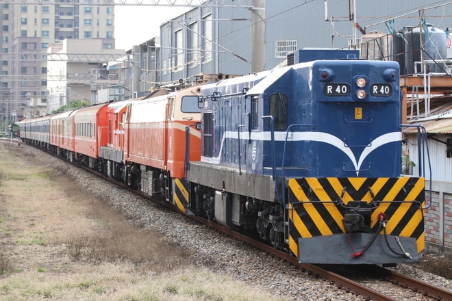 【台鐵】行包專車（荷物列車）運行終了を北新竹駅で撮影した写真