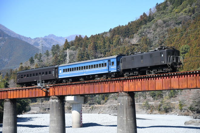 【大鐵】E101牽引の急行すまた運転を青部～崎平間で撮影した写真