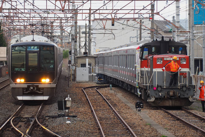 【東武】70000系71716F甲種輸送を徳庵駅で撮影した写真