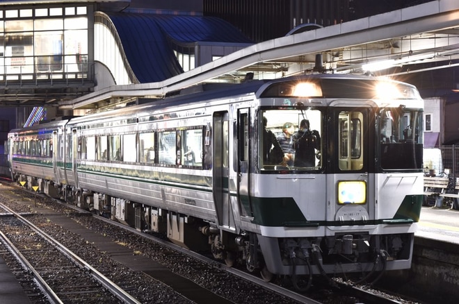 【JR四】特急ホームエクスプレス阿南廃止を阿南駅で撮影した写真