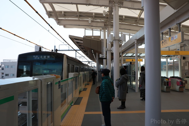 【メトロ】千代田線北綾瀬駅ホーム10両編成対応を北綾瀬駅で撮影した写真