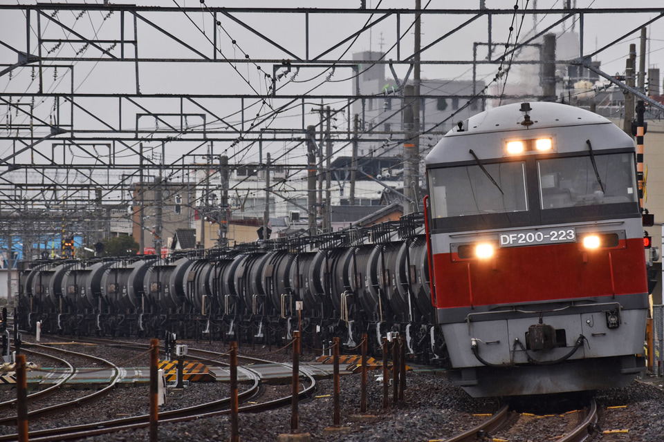 【JR貨】関西線セメント貨物列車がDF200牽引にの拡大写真