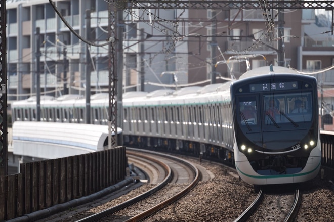 【東急】2020系2128F試運転を青葉台駅で撮影した写真