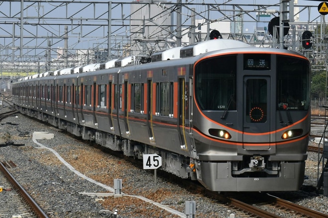【JR西】323系LS20編成森ノ宮へを新大阪駅で撮影した写真