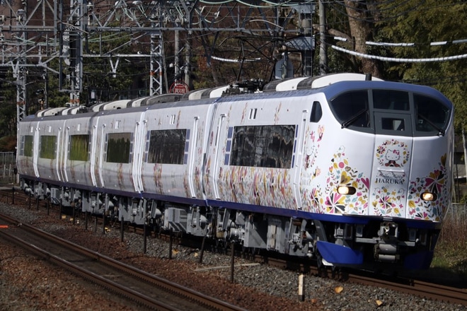 【JR西】281系HA603編成(ハローキティ2本目）吹田出場本線試運転を山崎駅で撮影した写真
