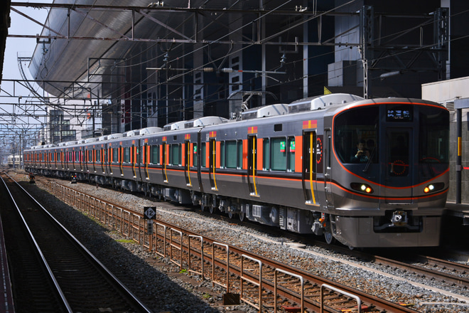 【JR西】323系LS21編成近畿車輛出場を京都駅で撮影した写真