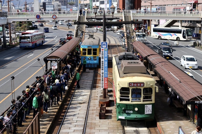 【長崎電軌】151号・701号・1051号さよならパレード運行を長崎駅前で撮影した写真
