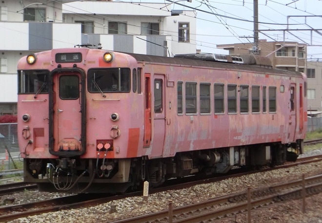 【JR西】キハ40-3004（元桃太郎）後藤総合車両所入場を中庄〜倉敷間で撮影した写真