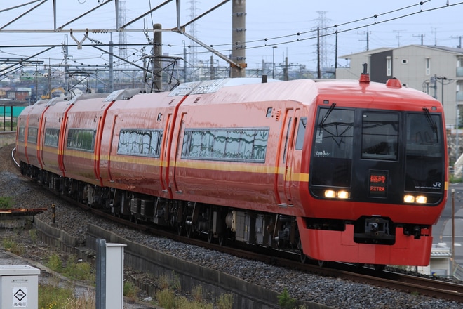 【JR東】快速「藤の花観ナイト号」運転を吉川駅で撮影した写真