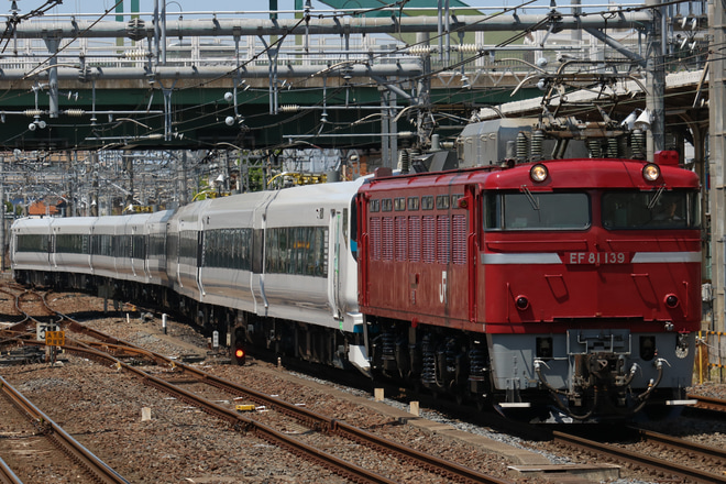 【JR東】E257系オオNA-09編成 東大宮センターへ配給を大宮駅で撮影した写真