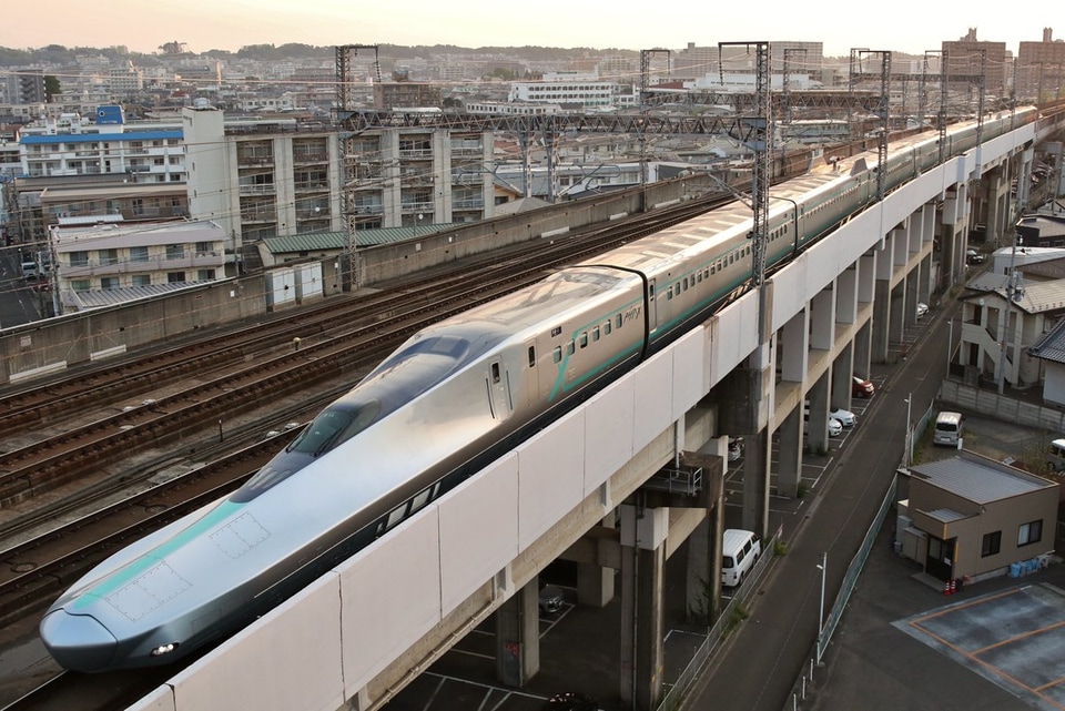 【JR東】E956形S13編成(ALFA-X)東北新幹線で試運転開始の拡大写真