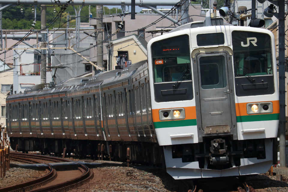 【JR東】211系タカC15編成使用 団体臨時列車で上野への拡大写真