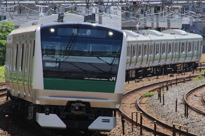 【JR東】E233系ハエ136編成 田町疎開返却回送を川口駅で撮影した写真