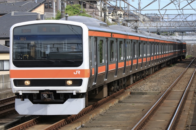 【JR東】209系M84編成臨時回送を市川大野駅で撮影した写真