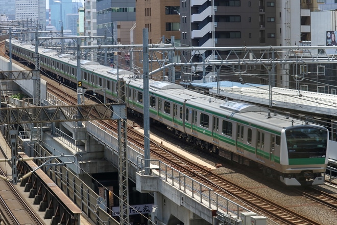 【JR東】E233系ハエ136編成 田町疎開返却回送を秋葉原駅で撮影した写真