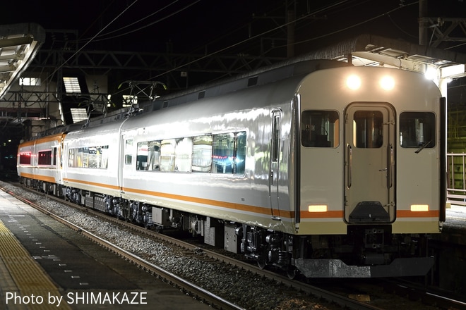 【近鉄】21000系 UB01五位堂出場を塩浜駅で撮影した写真
