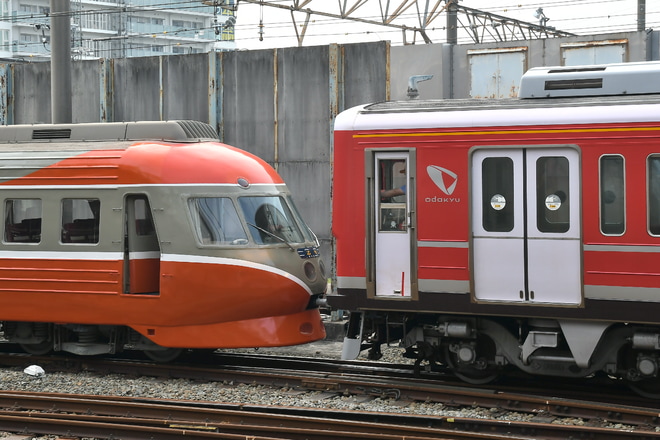 【小田急】ファミリー鉄道展2019終了後の入れ替えを海老名駅で撮影した写真