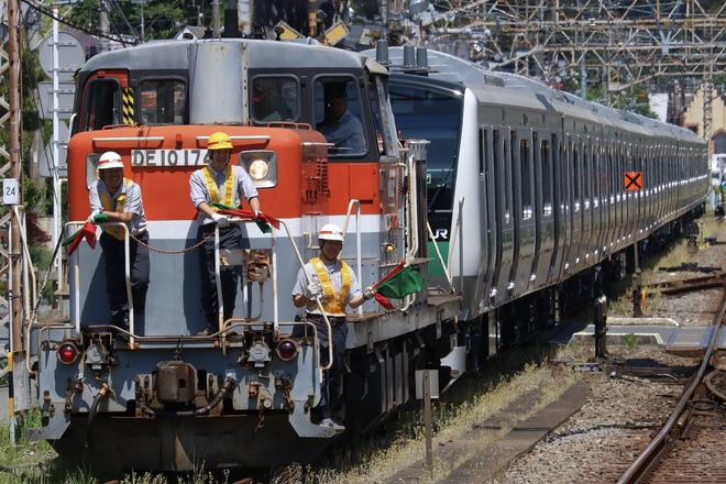 【JR東】E233系ハエ137編成 J-TREC横浜出場を逗子駅で撮影した写真