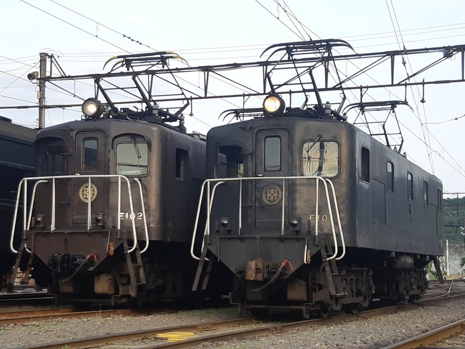 【大鐵】E101牽引の旧型客車3両を使用した団臨が運転の拡大写真