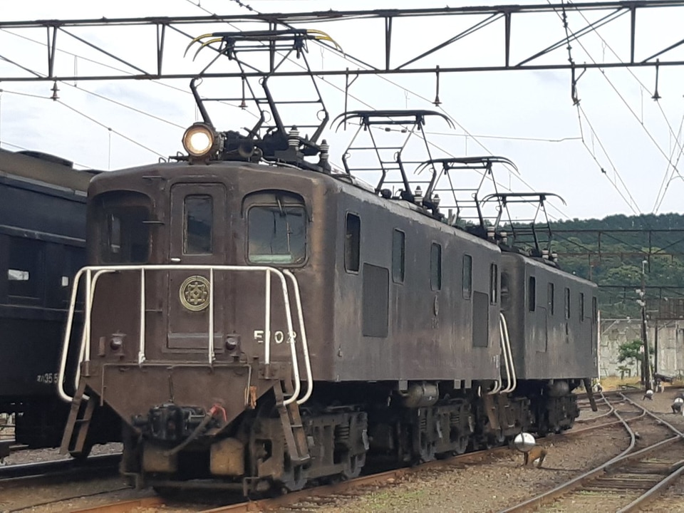 【大鐵】E101牽引の旧型客車3両を使用した団臨が運転の拡大写真