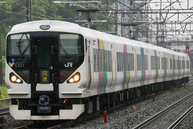 【JR東】E257系モトM-108編成 J-TREC横浜入場回送を東浦和駅で撮影した写真