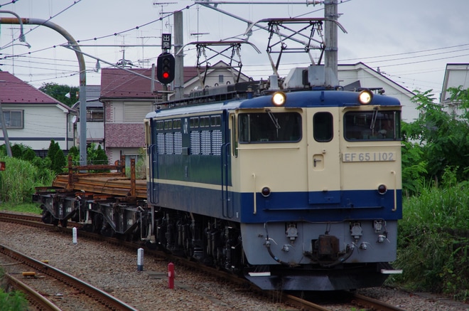 【JR東】EF65-1102牽引 拝島工臨運転を小宮駅で撮影した写真