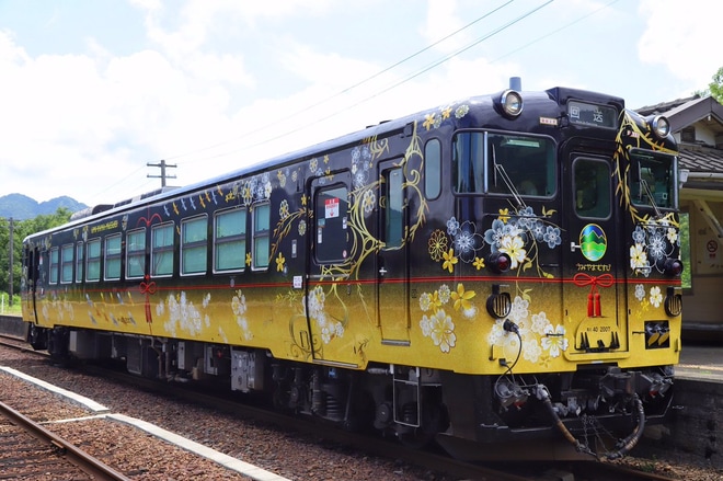 【JR西】新観光列車「うみやまむすび」デビューを不明で撮影した写真