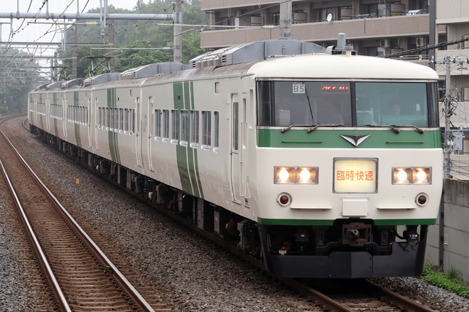 【JR東】臨時快速「ブルーオーシャン外房号」運転を東松戸駅で撮影した写真