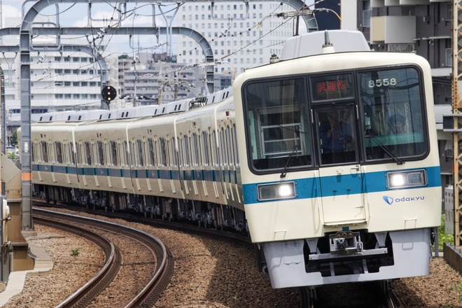 【小田急】8000形8258F(8258×6)大野総合車両所出場試運転を厚木駅で撮影した写真