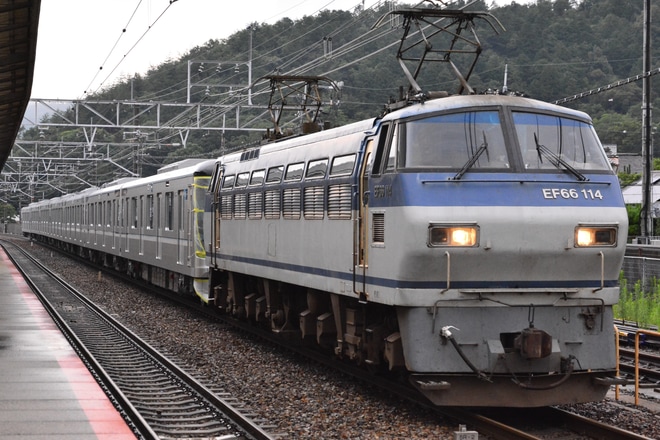 【メトロ】13000系13136F甲種輸送を山科駅で撮影した写真