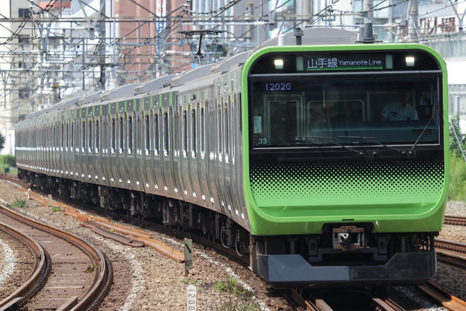 【JR東】山手線八月のシンデレラナインADトレインを恵比寿駅で撮影した写真