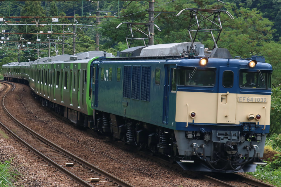 【JR東】E235系トウ42編成 配給輸送の拡大写真