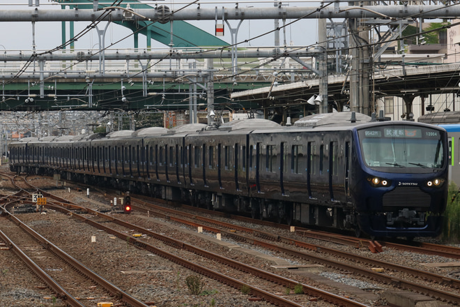 【相鉄】12000系12104F 川越車両センターへ回送を大宮駅で撮影した写真