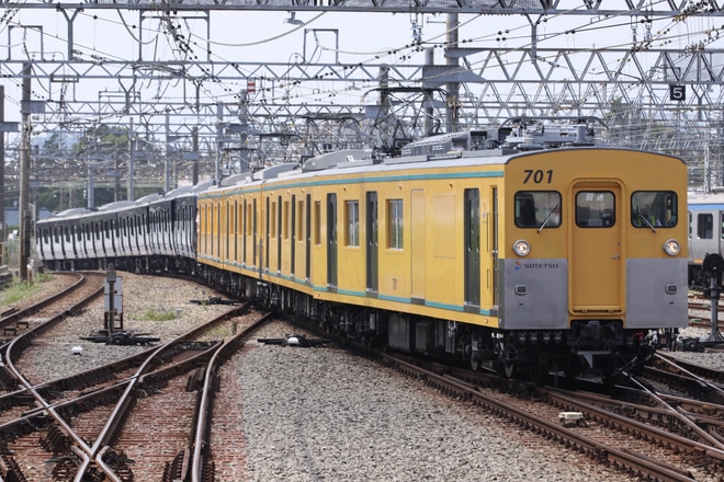 【相鉄】12000系12105F(12105×10)相鉄線内の回送をかしわ台駅で撮影した写真