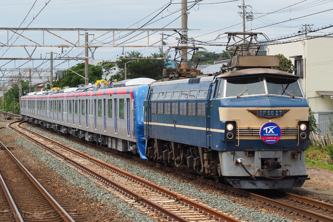 【TX】新型車両TX-3000系3181F甲種輸送を二川駅で撮影した写真
