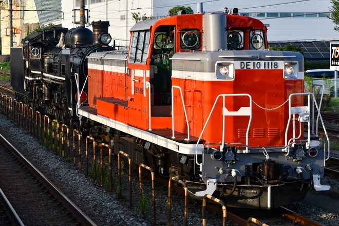 【JR西】C57-1新山口へ配給輸送を向日町駅で撮影した写真
