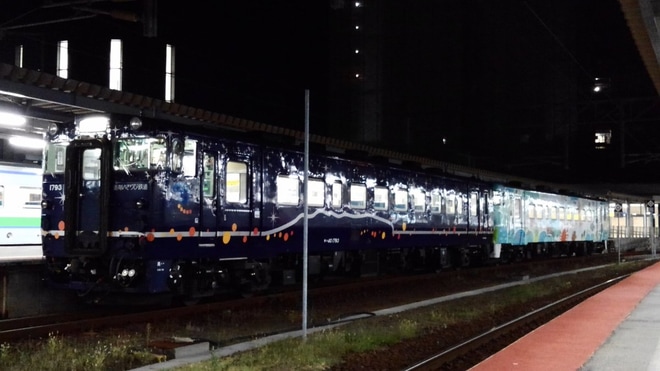 【JR北】はこだてカルチャーナイトにてながまれ号＋海の恵み号が展示を函館駅で撮影した写真