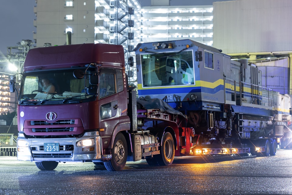 【相鉄】日本スペノのレール削正車搬出の拡大写真
