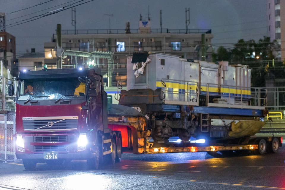 【相鉄】日本スペノのレール削正車搬出の拡大写真