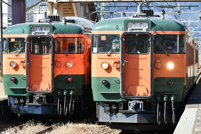 【しな鉄】115系S3編成(湘南色)出場試運転を西上田駅で撮影した写真