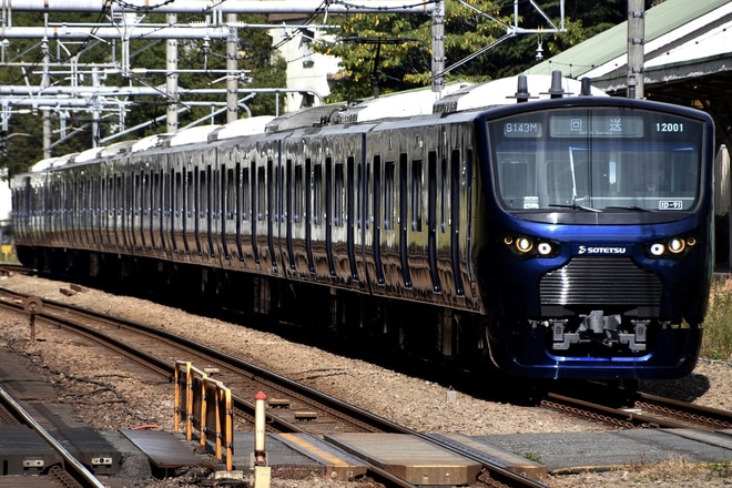 【相鉄】相鉄・JR直通線 報道向け試乗会列車運転を原宿駅で撮影した写真