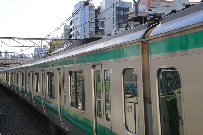 【JR東】E233系ハエ120編成車両故障による回送を渋谷駅で撮影した写真